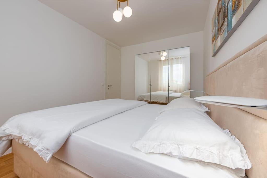 Modern And Comfortable In Appartement *