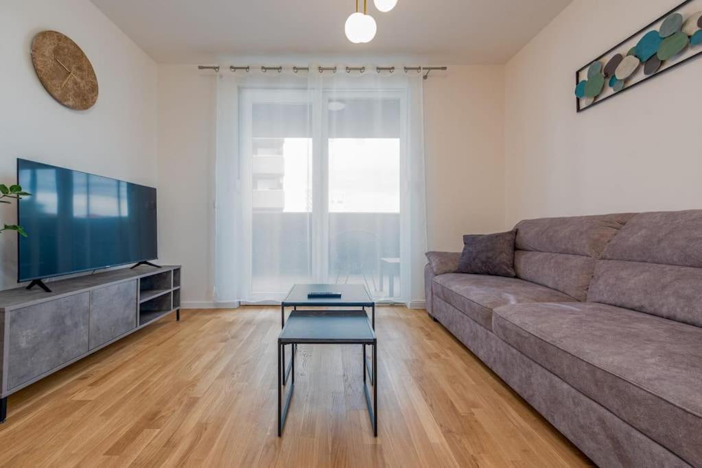 Modern And Comfortable In Appartement