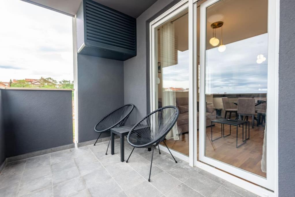 Modern And Comfortable In Appartement